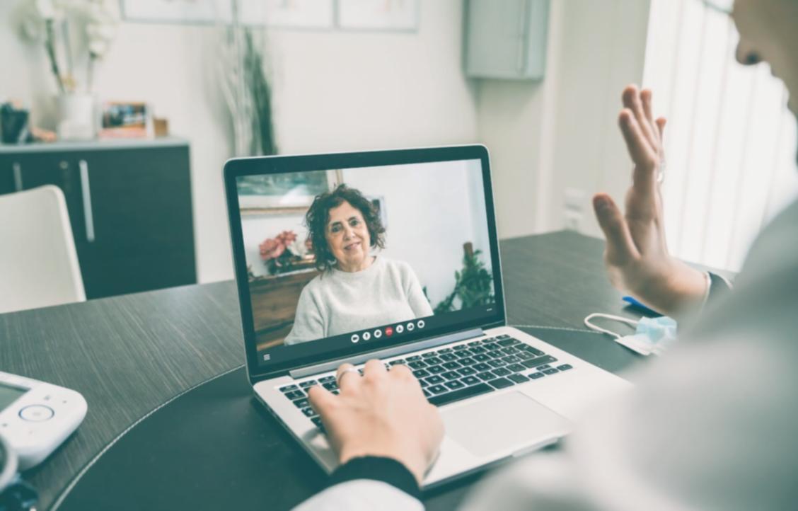 Teilnehmer während einer interaktiven Seminarsitzung